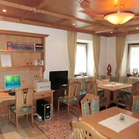Hotel Garni Ajarnola