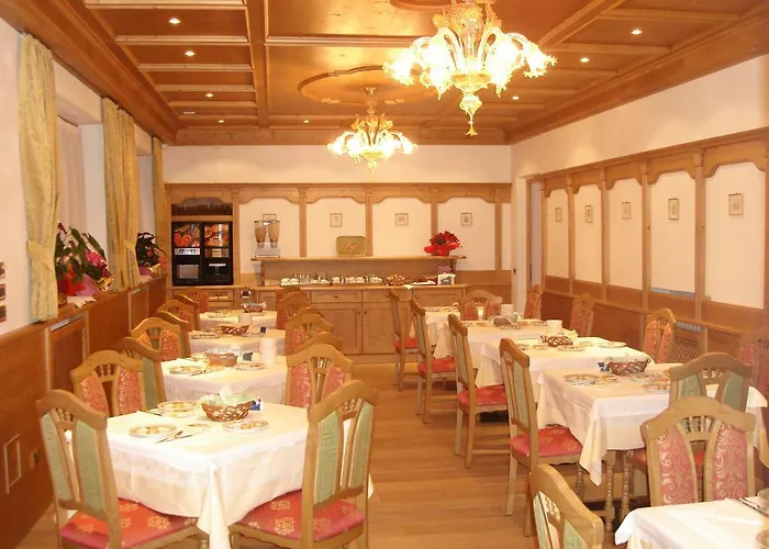 호텔 Garni Ajarnola 3*