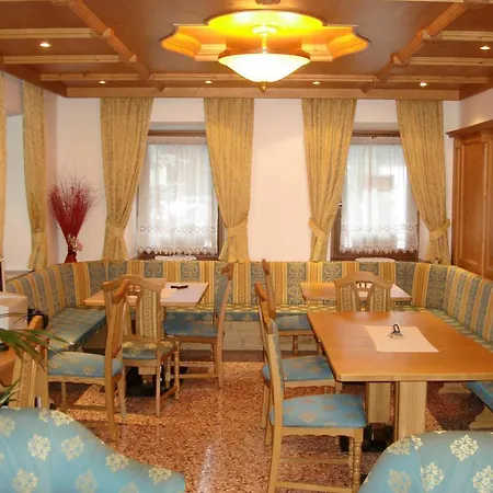 Отель Garni Ajarnola 3*